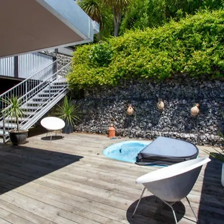 Treehouse Spa Escape - Private Spa Pool Queenstown Exterior photo
